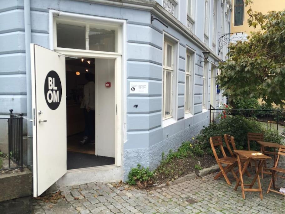 Spacious Historical Art Oasis In The City Center Bergen Exterior photo